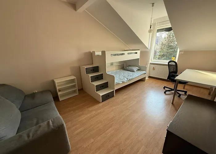 Zuza Self Check-in Parking, Cisza, Zielen